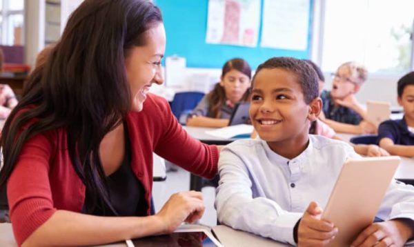 choosing-schoology-benefits-blog-thumbnail-011223-768×458